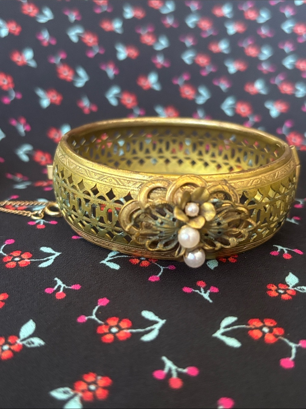 Vintage antique Miriam Haskell Bangle Bracelet Gold Tone Pearl 7.5 in
